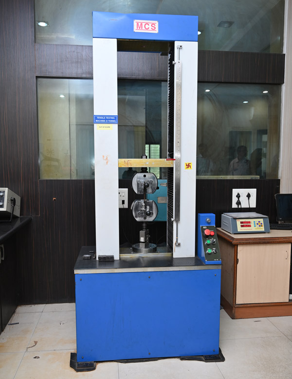 Universal Testing Machine